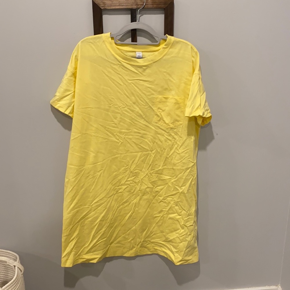 Size L tshirt dress from old navy. Worn once.